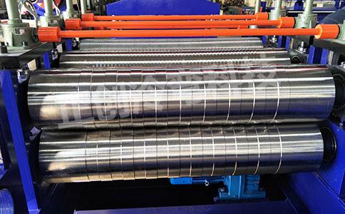 PU發(fā)泡板成型機設(shè)備